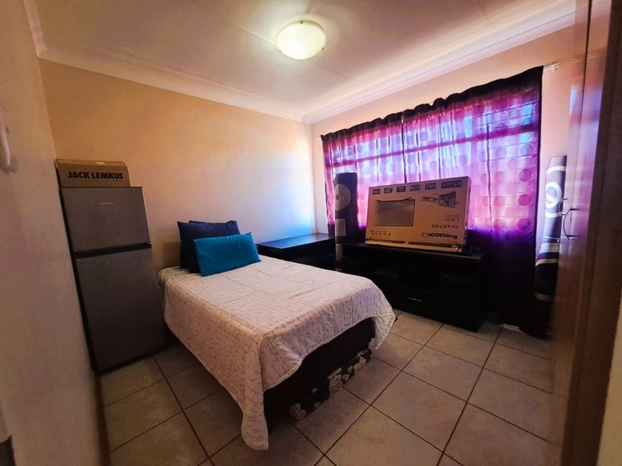 2 Bedroom Property for Sale in Pellissier Free State